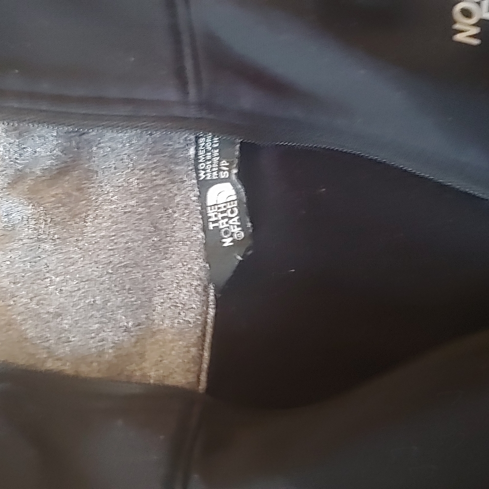 North face pull over - Picture 2 of 3